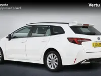Used Toyota Corolla 140 HP (102 kW) 2024 Pure white (solid paint) Estate