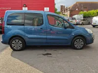 Used Peugeot TePee Allure 98 HP (72 kW) 2018 Blue MPV