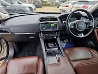 Used Jaguar F-Pace Supercharged 380 HP (279 kW) 2016 Gold SUV