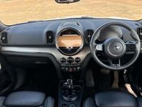 Usado Mini Cooper Countryman Exclusive 134 HP (98 kW) 2023 Branco SUV