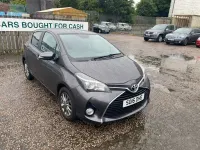 Used Toyota Yaris 99 HP (72 kW) 2016 Grey Hatchback