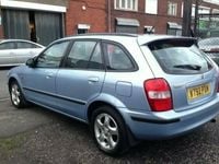 Begagnad Mazda 323 2000 Sedan