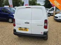 Used Peugeot Partner S 92 HP (67 kW) 2016 White MPV