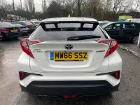 Gebraucht Toyota C-HR 122 PS (89 kW) 2016 Weiß SUV