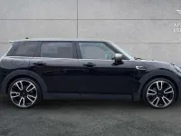 Usado Mini Cooper Clubman 136 CV (100 kW) 2021 Negro Familiar