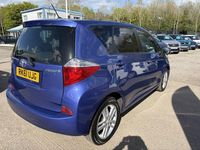 Usado Toyota Verso 98 HP (72 kW) 2011 Azul Monovolume