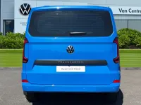 Nouă VW Transporter Pro 150 CP (110 kW) 2026 Albastru Van