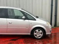 Begagnad Vauxhall Meriva Design Edition 104 HK (76 kW) 2008 Silver Minibuss