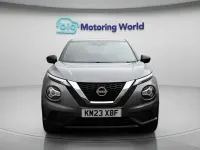 Usado Nissan Juke N-Connecta 114 HP (83 kW) 2023 Cinzento SUV