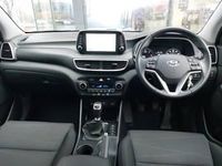 Used Hyundai Tucson SE 115 HP (84 kW) 2018 White SUV