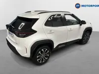 Used Toyota Yaris Hybrid Design 2025 White Estate
