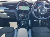 Usado Mini Cooper Hatch 136 HP (100 kW) 2022 Preto Citadino