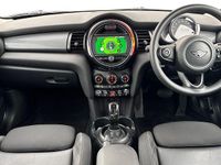 Used Mini Cooper Classic 134 HP (98 kW) 2018 Blue Hatchback