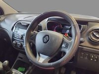 Used Renault Captur Expression+ 90 HP (66 kW) 2016 Black SUV