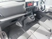 New Vauxhall Vivaro 2026 Solid  kaolin white MPV