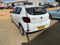 Gebraucht Dacia Sandero Comfort 2019 Weiß Kleinwagen
