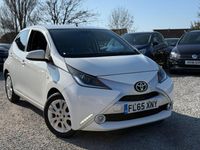 Used Toyota Aygo X-pure 69 HP (50 kW) 2015 White Hatchback
