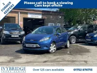 Begagnad Ford Fiesta 82 HK (60 kW) 2010 Blå Halvkombi