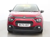 Begagnad Citroën C3 PureTech 2024 Röd Halvkombi
