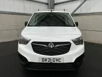 Usado Vauxhall Combo 100 HP (73 kW) 2021 Branco Monovolume
