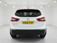 Used Nissan Qashqai Tekna 2016 White SUV
