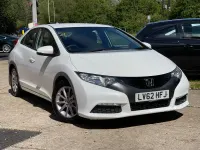 Used Honda Civic SE 100 HP (73 kW) 2012 White Hatchback