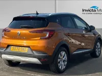 Used Renault Captur Iconic 100 HP (73 kW) 2020 Desert orange/diamond black roof SUV
