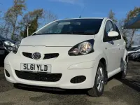 Used Toyota Aygo 67 HP (49 kW) 2011 White Hatchback