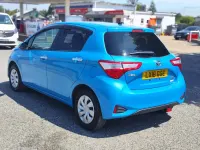 Used Toyota Yaris 100 HP (73 kW) 2018 Blue Hatchback
