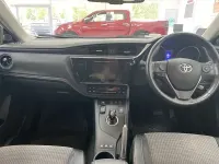 Used Toyota Auris Hybrid 2016 White Hatchback