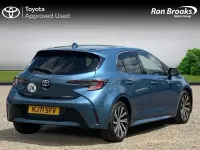 Used Toyota Corolla Design 122 HP (89 kW) 2021 Blue Hatchback