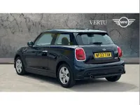 Usado Mini Cooper Comfort 136 CV (100 kW) 2022 Negro Utilitario