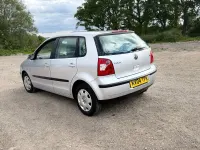 Usado VW Polo SE 75 HP (55 kW) 2004 Prateado Citadino