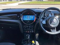 Usado Mini Cooper S Classic 178 HP (130 kW) 2023 Cinzento Citadino
