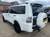 Used Mitsubishi Shogun 197 HP (144 kW) 2013 White SUV