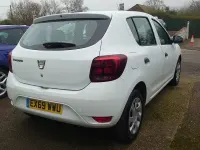 Gebraucht Dacia Sandero Essentiel 90 PS (66 kW) 2019 Weiß Kleinwagen