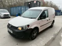 Usado VW Caddy 102 HP (75 kW) 2013 Branco Monovolume