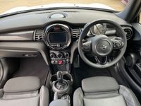 Used Mini Cooper S Classic 192 HP (141 kW) 2019 White Hatchback