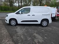 Second-hand Vauxhall Combo Sportive 100 CP (73 kW) 2021 Alb Monovolum