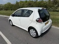 Gebraucht Toyota Aygo 68 PS (50 kW) 2012 Weiß Kleinwagen