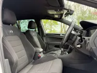 Second-hand VW Golf VII R 310 CP (228 kW) 2018 Alb Hatchback
