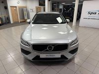 Usado Volvo V60 Momentum 150 HP (110 kW) 2019 Prateado Carrinha