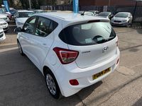 Used Hyundai i10 SE 66 HP (48 kW) 2014 White Hatchback