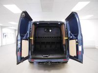Used Ford Transit Custom Limited 130 HP (95 kW) 2019 Blue Estate