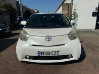 Used Toyota iQ 68 HP (50 kW) 2009 White Hatchback