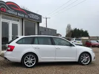 Used Skoda Octavia vRS 184 HP (135 kW) 2013 White Estate