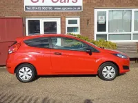 Usado Ford Fiesta Studio 82 CV (60 kW) 2015 Rojo Utilitario