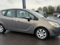 Używany Vauxhall Meriva 110 KM (80 kW) 2013 Brązowy Minivan