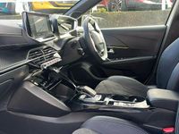 Used Peugeot e-208 Premium 100 kW (136 HP) 2022 Pearlescent white Hatchback