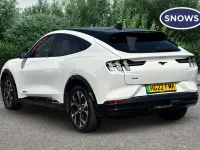Begagnad Ford Mustang Mach-E Extended Range 258 kW (351 HK) 2022 Vit SUV